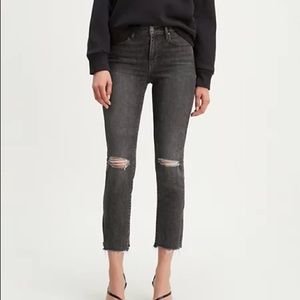 Levi’s 724 HIGH RISE STRAIGHT CROP RIPPED WOMEN'S JEANS